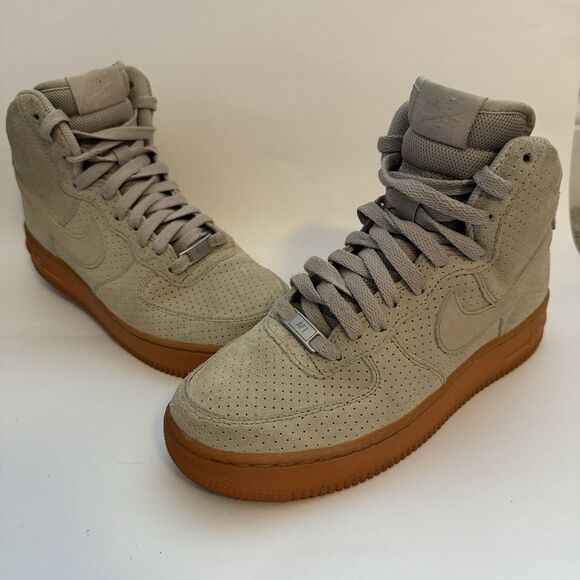 Nike Air Force 1 String High Top Sneakers Shoes Women 8 Suede Gum 749266-200 - Picture 2 of 10